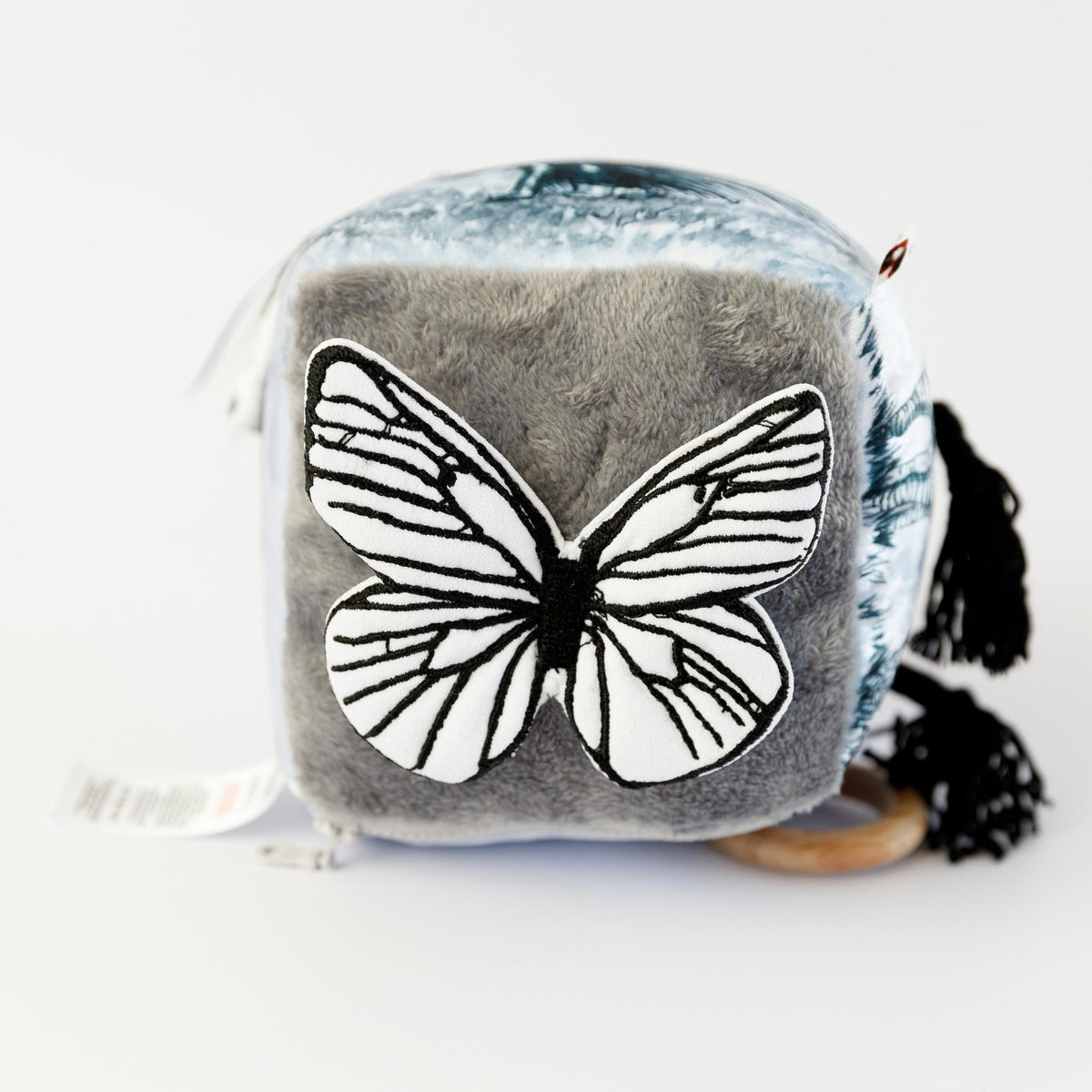 Monochrome Cube